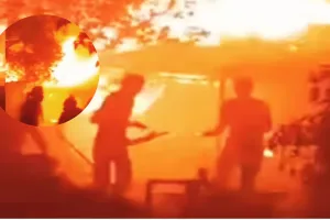 Sitapur News: कई घरों में लगी भीषण आग, दो महिलाओं की मौत 