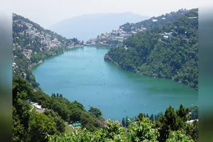 Uttrakhand: वीकेंड पर सरोवर नगरी गुलजार, कैंची धाम में उमड़ी आस्था की भीड़