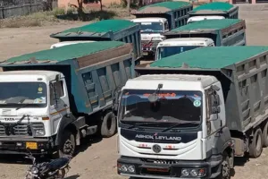 Bareilly:बिना रॉयल्टी यूपी में घुस रहे ओवरलोड ट्रक व डंपर, मुख्यमंत्री तक पहुंची शिकायत