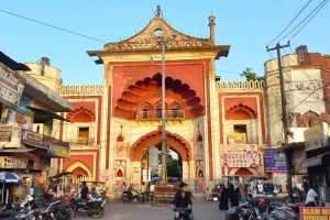 UP:रामपुर रियासत की मुख्य धरोहर किला अस्तित्व बचाने की कर रहा जद्दोजहद