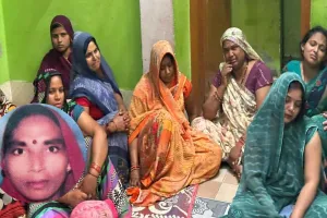 UP: पोते की मौत का सदमा झेल नहीं सकी दादी...फांसी लगाकर दी जान, परिवार में मचा कोहराम
