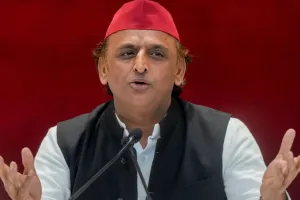 फतेहपुर मेंं अखिलेश यादव पर भड़का मुस्लिम समाज,  जातिवाद का आरोप लगाकर फूंका पुतला 