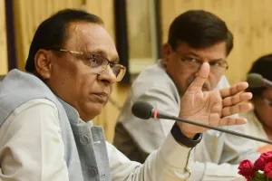 लखनऊ विश्वविद्यालय की अनूठी पहल:  एस्ट्रोफिजिक्स और भगवद गीता के पाठ्यक्रमों को मंजूरी, नए सिलेबस में विज्ञान और संस्कार का मेल
