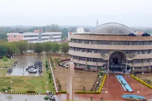 Moradabad: परियोजनाओं की धीमी प्रगति जिले की रैंक पर डाल रही असर