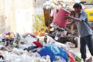 वाराणसी नगर आयुक्त का ऐलान,  गंदगी फैलाने वालों की फोटो भेजने पर 500 नकद का इनाम 