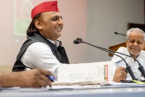 यूपी : अखिलेश यादव ने बिजली विभाग को बताया 'महाविद्युत आपदा', बोले-जानलेवा गर्मी से बेहाल लोगों का दर्द ये क्या!समझेंगे