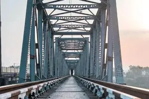 Uttrakhand:हाईप्रोफाइल ड्रामा...सुसाइड करने ओवरब्रिज पहुंची प्रेमिका ने किया हंगामा