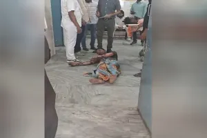 Bareilly:बगैर एंबुलेंस के ठेली पर मरीज, टैंपो में लाश के बाद अब झुलसे युवक की चीखों से सामने आया सिस्टम का सच