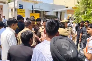 अमेठी में युवक की गोली मारकर हत्या, अवैध पिस्टल दिखाने के बहाने बुलाया था आरोपी, इलाके में सनसनी