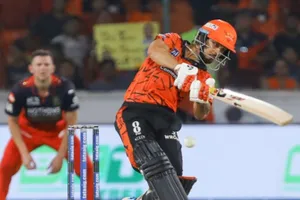 आईपीएल 2026 : अभिषेक-ईशान और क्लासेन ने जड़ा अर्धशतक, हैदराबाद ने  बेंगलुरु को दिया 256 रनों का लक्ष्य