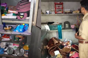 Kannauj Crime News : दो बंद मकानों के ताले टूटे, लाखों के जेवर चोरी, पुलिस गश्त पर लोगों ने उठाए सवाल 