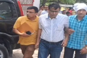 Baghpat News : 40 हजार रिश्वत लेते रंगेहाथ पकड़े गए डीएसओ, विजिलेंस टीम ने की कार्रवाई
