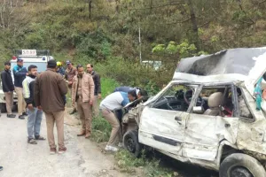 Uttrakhand: भिकियासैंण में भीषण हादसा...बेकाबू कार खाई में गिरने से तीन की मौत