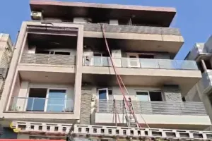 Delhi Massive fire: दिल्ली के विवेक विहार में भीषण आग... 9 लोगों की मौत, कई घायल