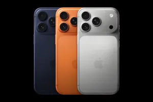 AI की रेस में पीछे, फिर भी Apple ने रचा इतिहास: iPhone 17 की दीवानगी ने बनाया बिक्री का महा-रिकॉर्ड