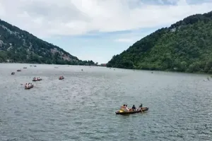 Uttrakhand News: नैनीताल में हुई प्री मानसून की हल्की बारिश, सरोवर नगरी में छाया कोहरा