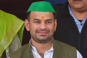 यूपी : तेज प्रताप यादव पहुंचे वाराणसी, बाबा विश्वनाथ के दरबार में लगायी हाजिरी 