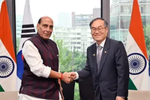 दक्षिण कोरिया यात्रा :सियोल पहुंचे रक्षा मंत्री राजनाथ सिंह, द्विपक्षीय संबंधों पर हुई खास चर्चा