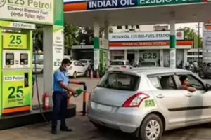 बढ़ती तेल कीमतों के बीच ऐसे बचाएं कार का फ्यूल