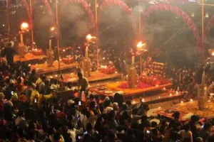 गंगा दशहरा पर श्री काशी विश्वनाथ धाम में गूंजे वैदिक मंत्र, मां गंगा की उतारी गई महाआरती