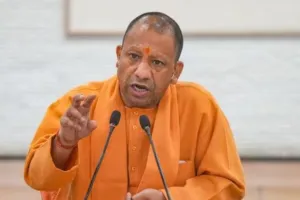  यूपी की आयुष शिक्षा में डिजिटल क्रांति: 17 आयुर्वेद और होम्योपैथी कॉलेजों में बनेंगे 51 स्मार्ट क्लासरूम, आधुनिक तकनीक से पढ़ाई