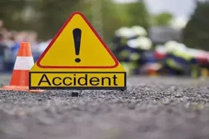 आंबेडकरनगर में तेज रफ्तार का कहर,  कार की टक्कर से आठ लोगों की मौत  