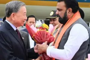 वियतनाम के राष्ट्रपति तो लाम पहुंचे गयाजी,  मुख्यमंत्री सम्राट चौधरी ने की अगवानी, दौरे को बताया 'ऐतिहासिक'