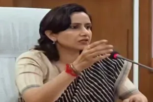 जनगणना-2027 :  जिलाधिकारी डॉ. अंकुर लाठर की अपील- 'सटीक जानकारी दें नागरिक', ऑनलाइन डेटा भरने का भी है विकल्प