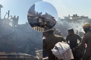   सहारनपुर में फर्नीचर मार्केट में आग: शॉर्ट सर्किट से चपेट में आये चार शोरूम, तीन घंटे की मशक्कत के बाद पाया काबू