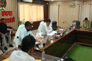 Barabanki News : क्षतिग्रस्त लाइनों की मरम्मत व ताजिया मार्गों का करें निरीक्षण, डीएम ने दिए निर्देश