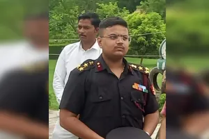 शाहजहांपुर में पकड़ा गया फर्जी ब्रिगेडियर, ठाट-बाट के साथ वर्दी में पहुंचा शहीद संग्राहलय