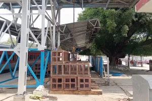 Bareilly News : गलने लगा बरेली जंक्शन का एफओबी, एनआर ने एनईआर को चेताया तो लग रही सपोर्ट
