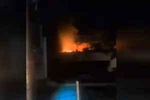 हल्द्वानी में अग्निकांड : अमेजन गोदाम में लगी भीषण आग, दम घुटने से कंपनी के दो कर्मचारियों की मौत 