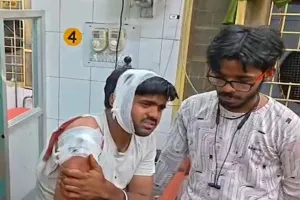 ललितपुर में चौंकाने वाली घटना : युवती को गोलगप्पे खिलाना चाट विक्रेता को पड़ा भारी, युवक ने चाकू से हमला
