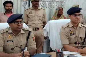 Shahjahanpur News : पति की हत्या कर शव दफनाया, पत्नी और प्रेमी गिरफ्तार, ओमकार हत्याकांड में पुलिस का खुलासा 