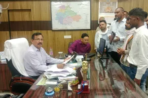 IAS Rinku Singh Rahi : ब्लॉक प्रमुख के साथ कथित हाथापाई पर जालौन एसडीएम पद से हटाए गए 