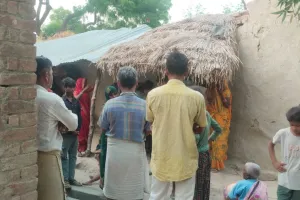 Amethi news: कच्चे मकान की दीवार गिरी, मलबे में दबकर मां-बेटी की मौत, बेटा गंभीर रूप से घायल