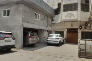 Bareilly ED Raid Day-2: मोबाइल कारोबारी आशुतोष के घर दूसरे दिन भी प्रवर्तन निदेशालय की मैराथन जांच, ₹100 करोड़ के GST फर्जीवाड़े से जुड़े तार