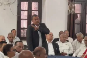 राम मंदिर चढ़ावा चोरी केस में वकीलों का बड़ा फैसला, नहीं करेंगे आरोपियों की पैरवी... नियम तोड़ा तो 5 लाख का जुर्माना
