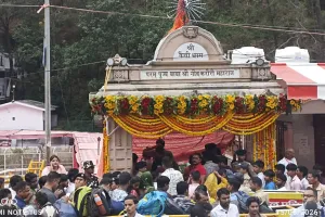 Kaichi Dham Foundation Day: बाबा नीम करौली के दर्शन को उमड़ा जनसैलाब, दोपहर तक 1 लाख से अधिक भक्तों ने टेका मत्था