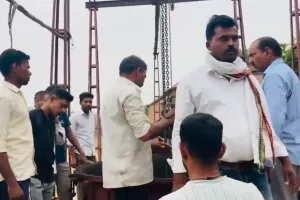 बदायूं में बड़ा हादसा: मेंथा प्लांट की टंकी साफ करने उतरे तीन सगे भाई, जहरीली गैस से दो की मौत, तीसरा वेंटिलेटर पर