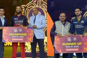 IPL 2026 Price Money: चैंपियन बनने पर RCB की लगी लॉटरी, उपविजेता गुजरात भी हुई मालामाल; जानें किसे मिले कितने करोड़