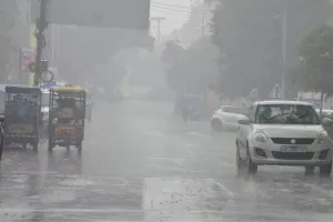 UP Weather Update : बरेली, पीलीभीत, देवरिया समेत कई जगह झमाझम बारिश, यूपी के 50 से ज्यादा जिलों में मौसम विभाग की चेतावनी 