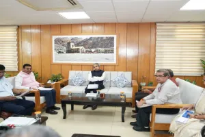 उत्तराखंड में रेलवे परियोजनाओं की समीक्षा: रेलवे बोर्ड अध्यक्ष सतीश कुमार ने देहरादून-हरिद्वार स्टेशनों का किया निरीक्षण