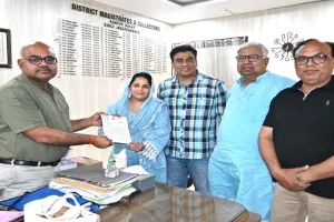 कानपुर में विधायक नसीम सोलंकी का आरोप: विकास कार्यों में देरी कर खराब की जा रही छवि, डीएम को सौंपा ज्ञापनं