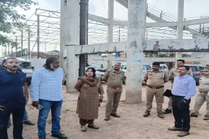 Barabanki News: बाराबंकी के देवा दरगाह पार्किंग में अवैध वसूली की जांच, निरीक्षण में पानी की टंकी परिसर में मिले वाहन