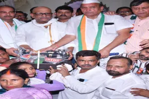 कानपुर में बोले अजय राय- गेरुआ का सम्मान है तो चढ़ावा चोरों के घरों पर चलाएं बुलडोजर 