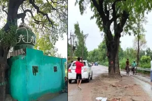 Rampur News : बीच सड़क से कई सौ साल पुराना बेरम शाह का मजार हटाया