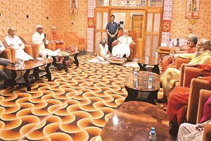 Ayodhya News : राम मंदिर के धार्मिक आयोजनों की जिम्मेदारी अब संतों के हाथ, ट्रस्ट की बैठक में गोविंद देव गिरी की अध्यक्षता में बनाई गई समिति