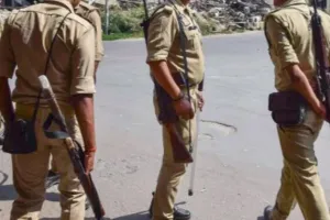 Pilibhit News : प्रेमिका संग लौटे युवक की पहले पिटाई, फिर फंदे से लटका..पुलिस ने बचाई जान
